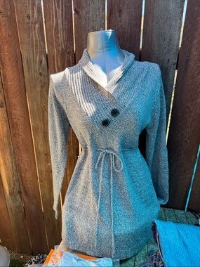Derek sweater top